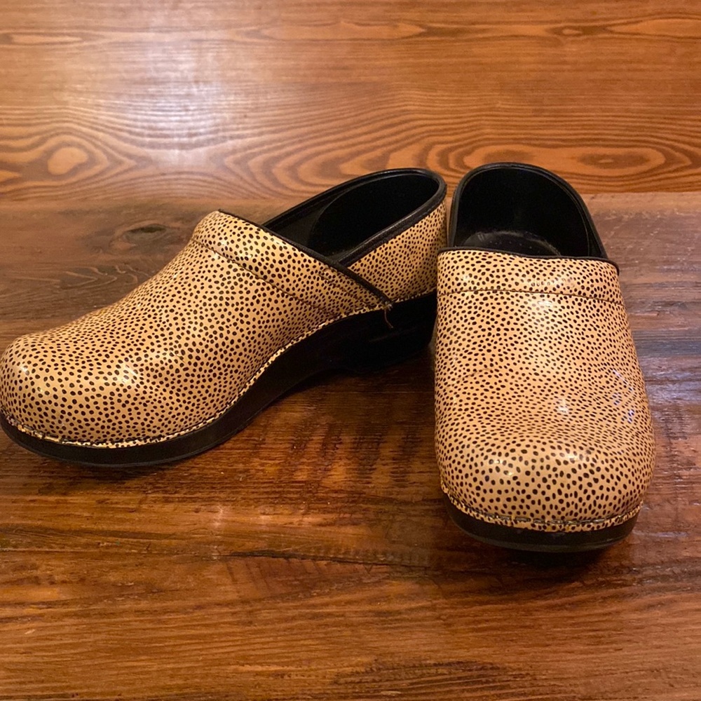 Sanita clogs